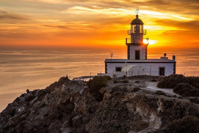 Santorini Private Sightseeing Tour - What the private vehicle changes
