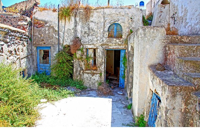 Santorini: Private Sightseeing Tour with Local Guide - Akrotiri Lighthouse and the island’s maritime side