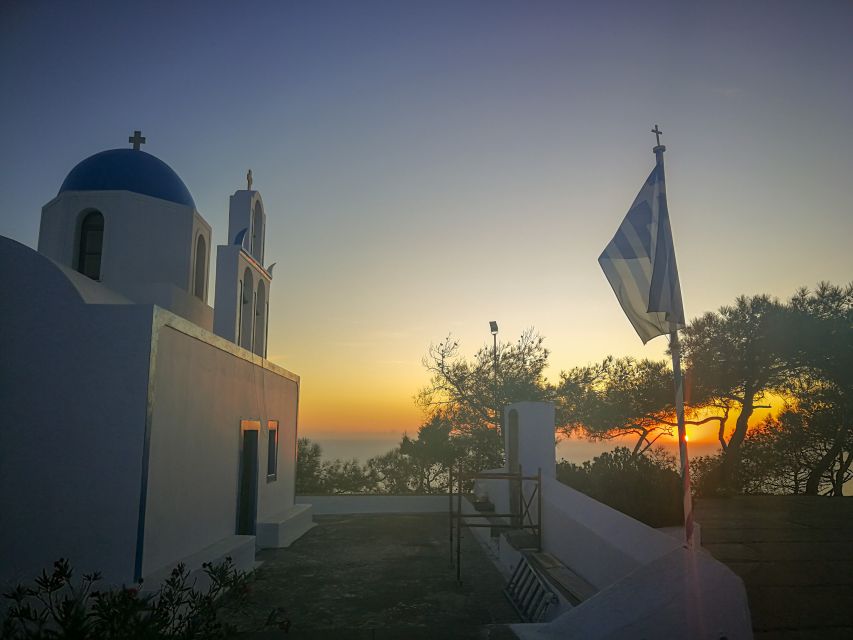 Santorini: Private Sunrise Tour with Breakfast and Oia Visit - Why this early Santorini tour works
