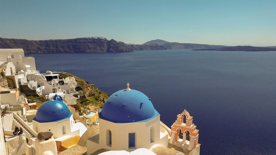 Santorini: Private Sunrise Tour with Breakfast and Oia Visit - What private transport adds