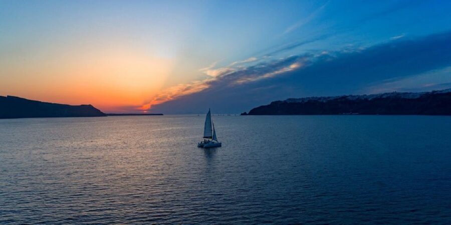 Santorini: Private Sunset Cruise with Dinner and Drinks - Why the Caldera Looks Best From the Sea