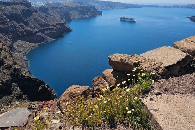 Santorini Private Tour Blue Domes - Perissa Combines Black Sand and Lunch