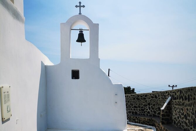 Santorini Private Tour Highlights 6h for Groups and Families - Pyrgos reveals a quieter old Santorini