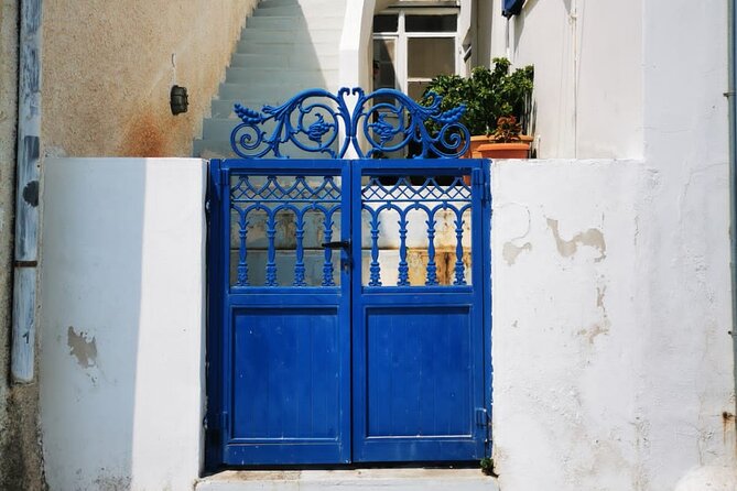 Santorini Private Tour Highlights 6h for Groups and Families - Perissa shows Santorini’s black volcanic shore
