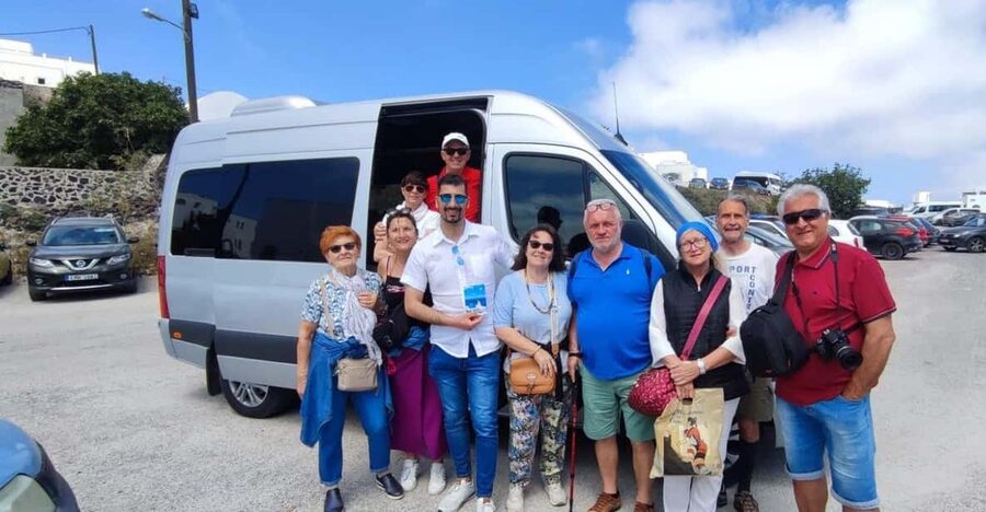 Santorini: Private Tour in Spanish with Local Guide - Key points to know before booking