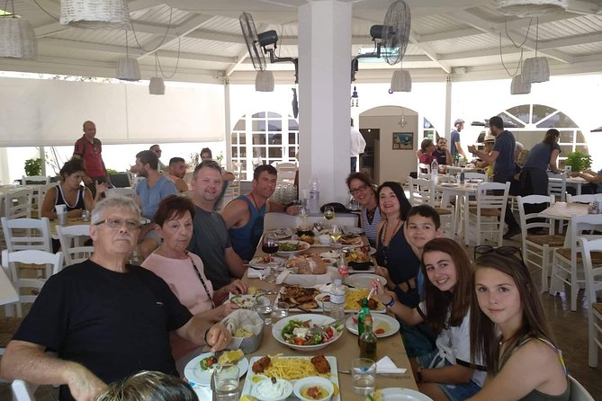 Santorini Private Tour With Food Experience - Megalochori and old Santorini