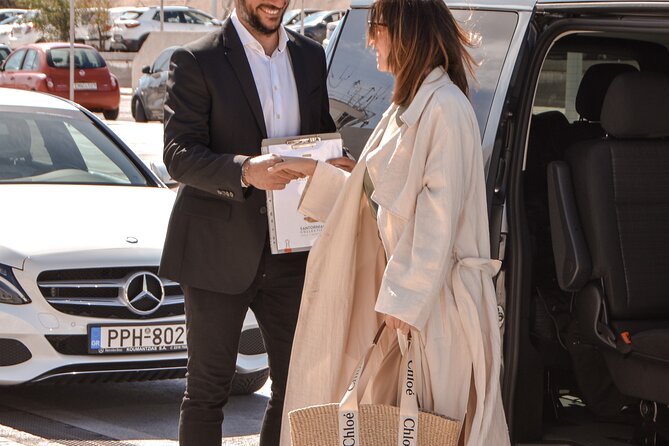 Santorini, Private Transfer with Luxury Airconditioned Vehicle - The Fira to Oia connection