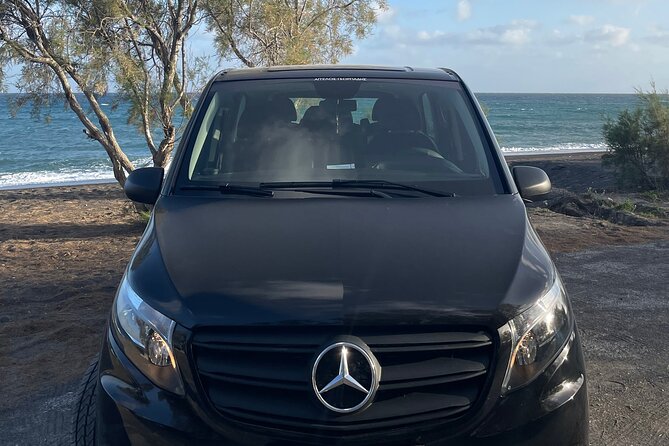 Santorini Private Transfers : From-to Airport/Port or Hotel - Airport arrivals: the name sign matters