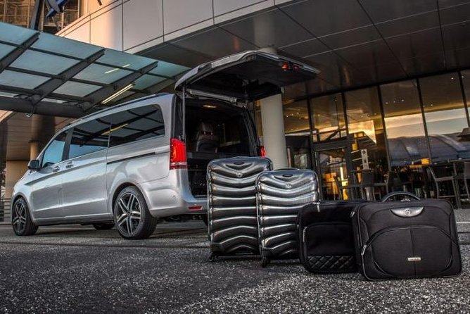 Santorini Private Transportation Services - The route and the value of direct travel