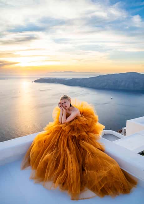 Santorini: Proffessional Flying Dress Photoshoot - Key details to know before you book