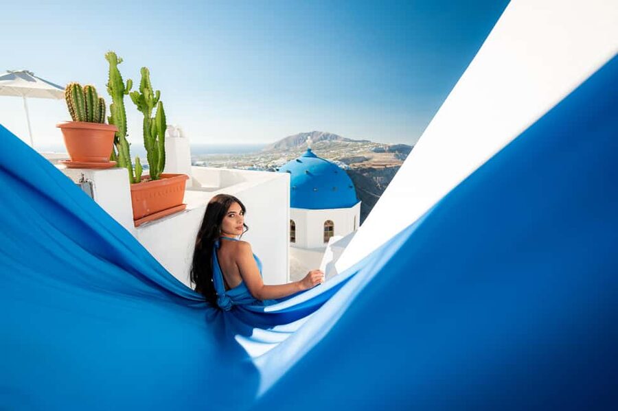 Santorini: Proffessional Flying Dress Photoshoot - Should you book it?