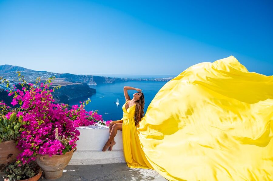 Santorini: Proffessional Flying Dress Photoshoot - Who will get the most from this photoshoot
