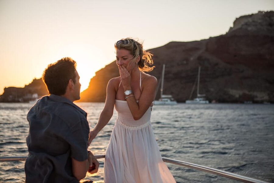 Santorini Proposal: A Luxury Photoshoot for Your Yes! Moment - The 45-minute proposal session