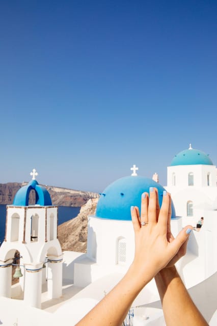 Santorini Proposal: A Luxury Photoshoot for Your Yes! Moment - What the photographer adds to the experience