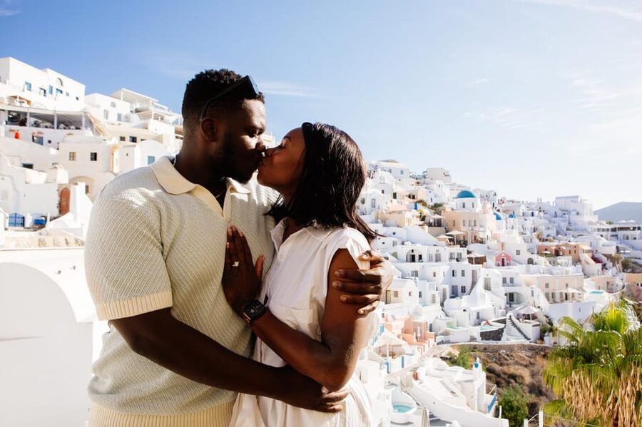 Santorini Proposal: A Luxury Photoshoot for Your Yes! Moment - My practical advice for making the surprise work
