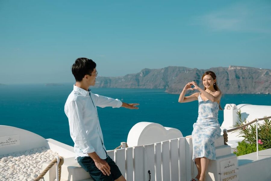 Santorini: Proposal Photoshoot l Private Entry to blue Dome - The blue dome and white buildings in your photographs
