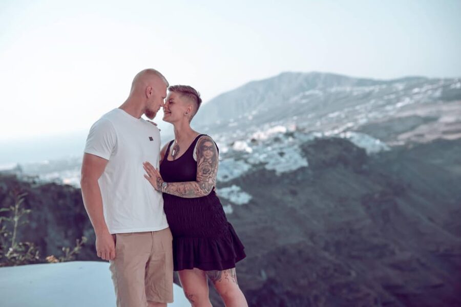Santorini: Proposal Photoshoot l Private Entry to blue Dome - Who will enjoy this private photo session