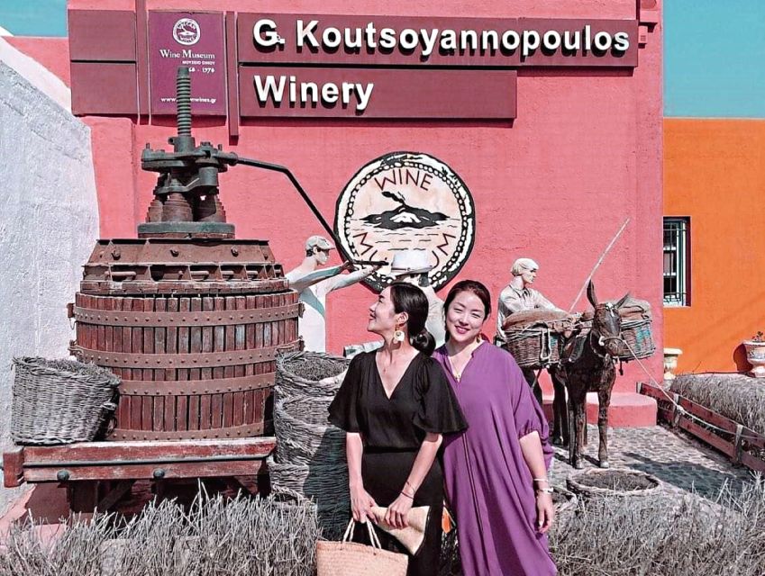 Santorini: Pyrgos, Winery & Oia - Key points at a glance