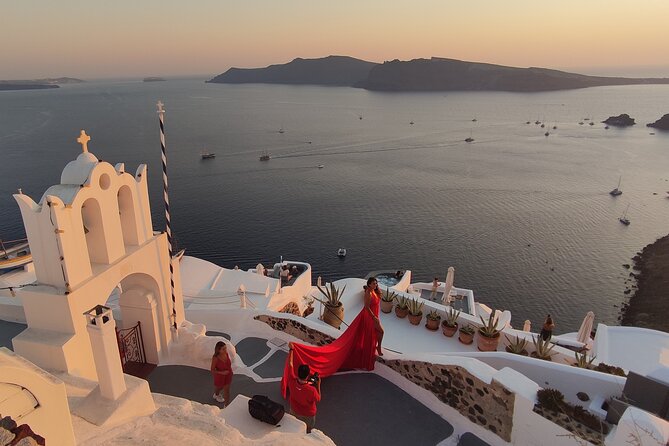 Santorini's Hidden Gems with Wine Tasting: 6-Hour Private Tour - Six Santorini wines at Art Space