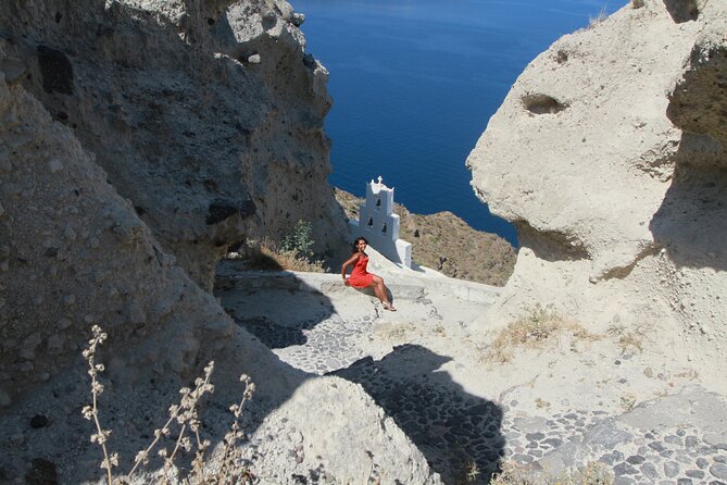 Santorini's Hidden Gems with Wine Tasting: 6-Hour Private Tour - What the private vehicle adds