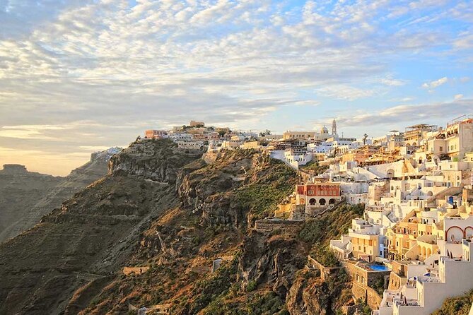 Santorini's Highlights Tour Experience - Oia: one hour among blue domes and white alleys
