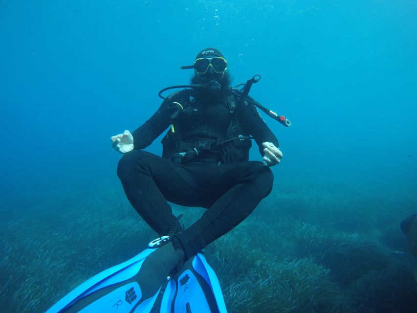 Santorini: Scuba Diving Experience in Caldera for Beginners - The briefing covers more than just putting on a mask