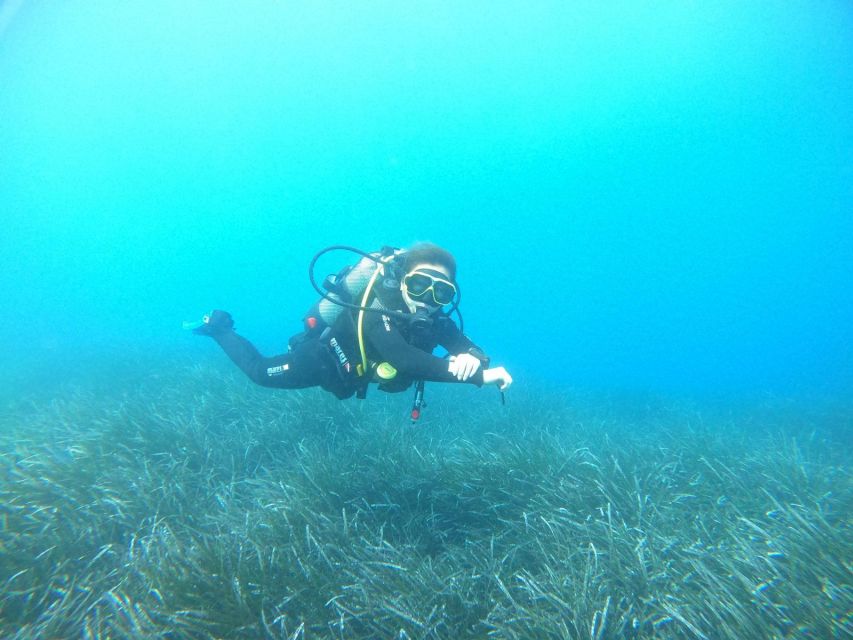 Santorini: Scuba Diving Experience in Caldera for Beginners - Practical strengths and small limitations