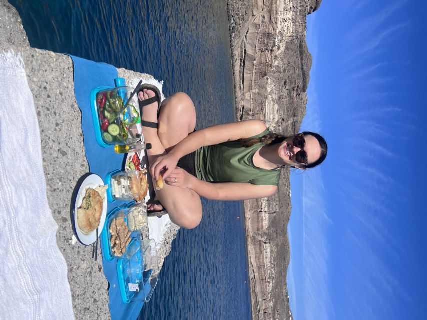 Santorini: Sea Caves Kayak Trip with Snorkeling and Picnic - The 1.5-hour beach picnic