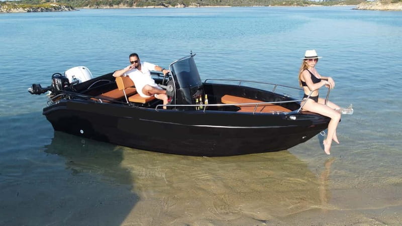 Santorini: Self-Drive Boat Rental without Boat License - Swimming at Mesa Pigadia and passing Akrotiri