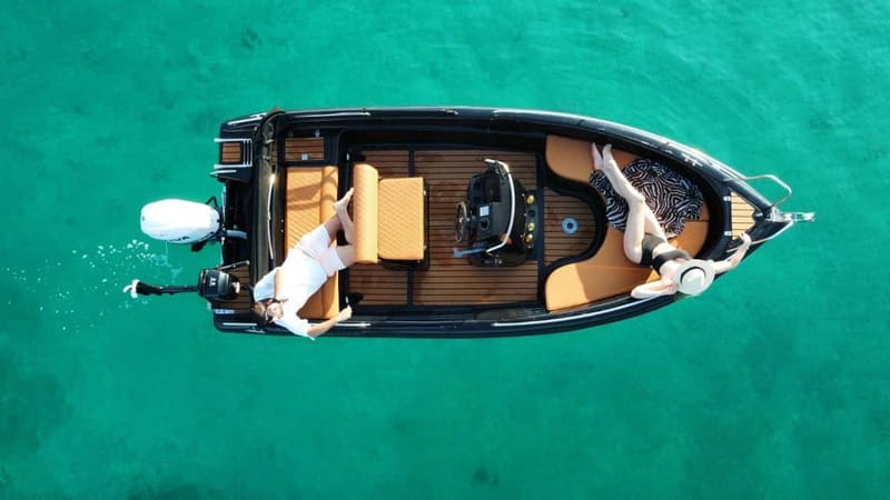 Santorini: Self-Drive Boat Rental without Boat License - Red, White, and Black beaches by boat