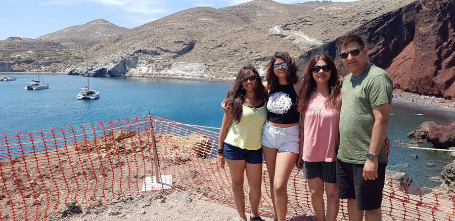Santorini: Sightseeing Island Tour (Private) - Perissa Black Beach for swimming, lunch, and a slower pause