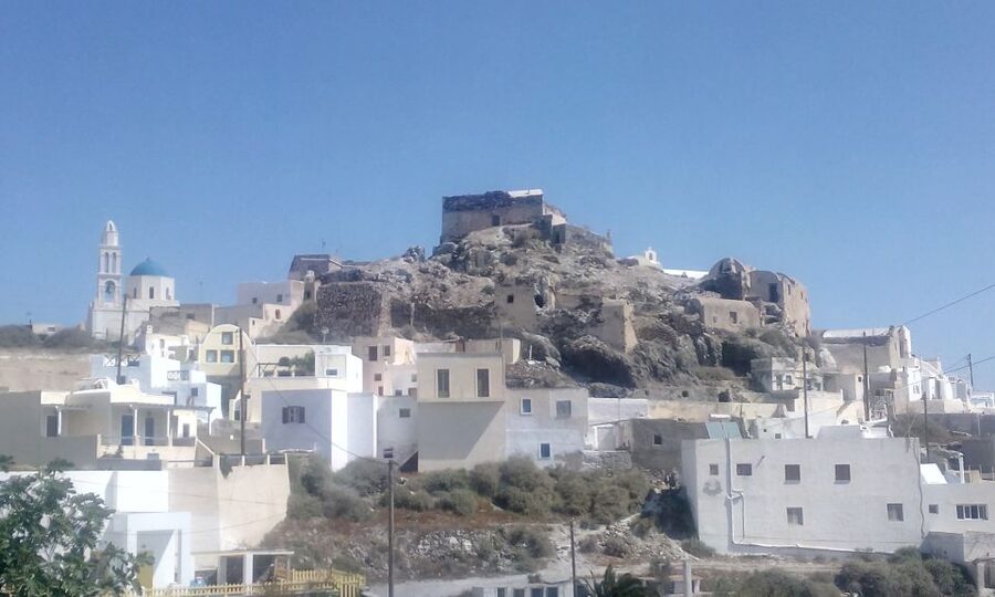 Santorini: Small-Group Highlights Tour of Venetian Castles - Emporio, the best-preserved castle settlement