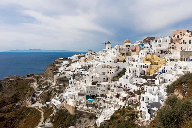 Santorini: Small Group Sightseeing Tour with a Local Guide - Oia: famous views, famous crowds