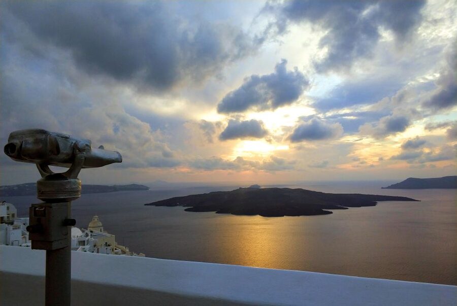Santorini Sunset Chasing Adventure: Half-Day Private Tour - Why a private sunset chase works well in Santorini