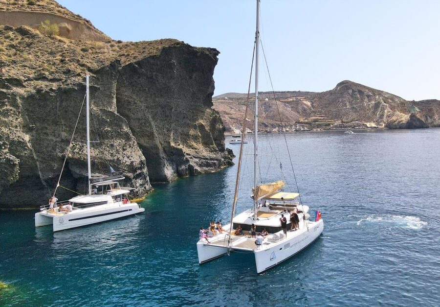 Santorini: Sunset Sailing Cruise, with Dinner and Drinks - Getting from your hotel to Vlychada Port