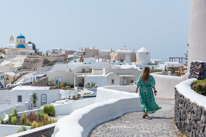 Santorini: The best 4-hours Sightseeing Private Tour! - Oia’s blue domes and caldera views