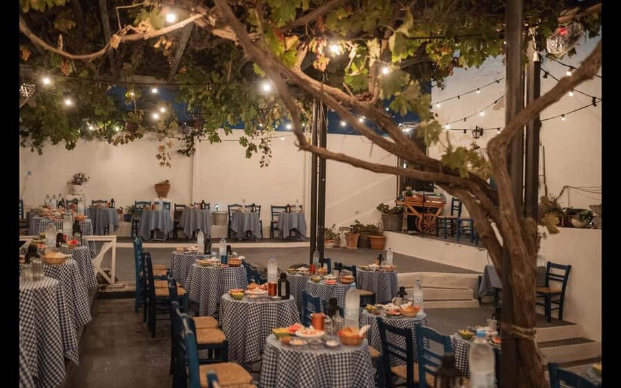 Santorini: The Greek Wedding Show Entry Tickets - What you actually eat and drink