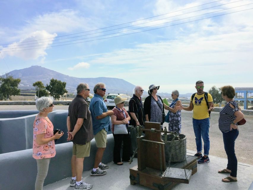 Santorini: Top Sights Small-Group Tour with Local Guide - What the local guide adds