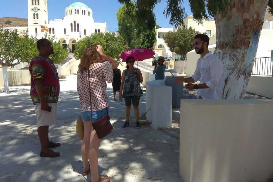 Santorini: Traditional Sightseeing Bus Tour with Oia Sunset - Perissa Beach and the island’s black sand