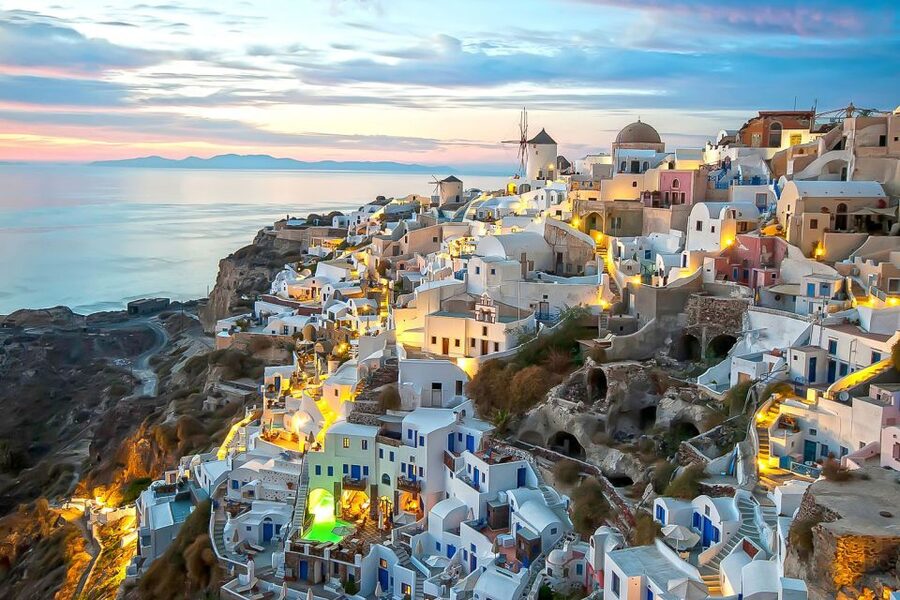 Santorini: Traditional Sightseeing Bus Tour with Oia Sunset - Oia at sunset, beautiful but crowded
