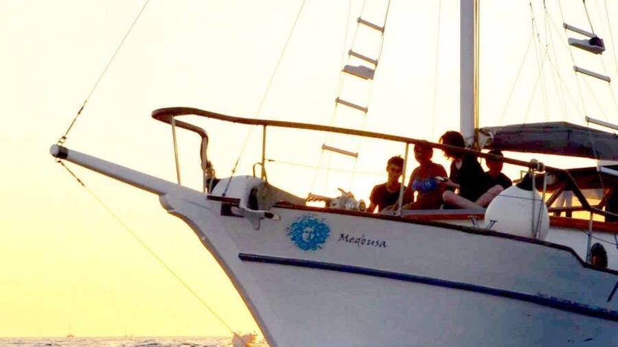 Santorini: Traditional Wooden Boat Tour with Meal and Wine - Red Beach and White Beach from the sea