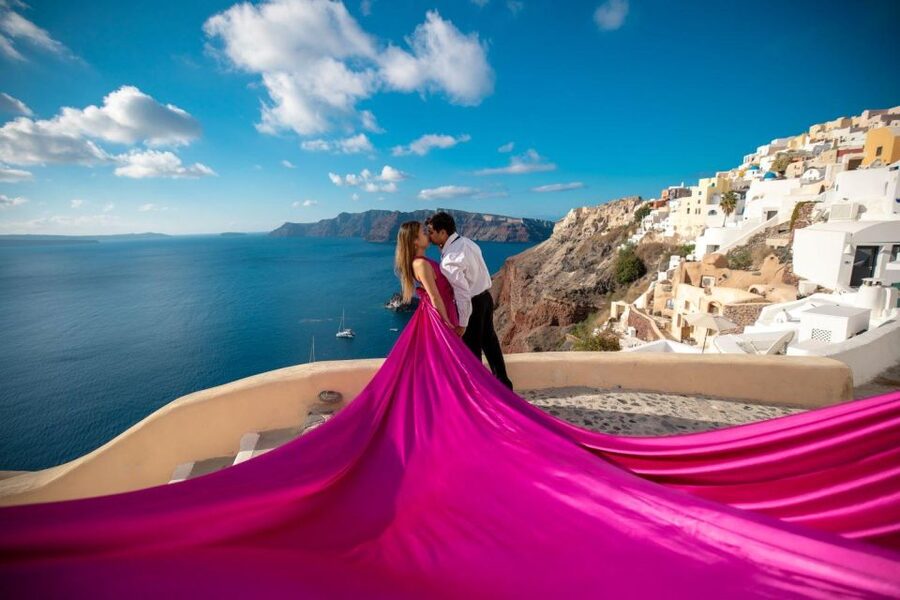 Santorini: Unique Flying Dress Photoshoot Experience - The 30 edited photos and delivery time