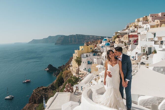 Santorini Vacation Photoshoot - Scheduling, heat, and the best time to go