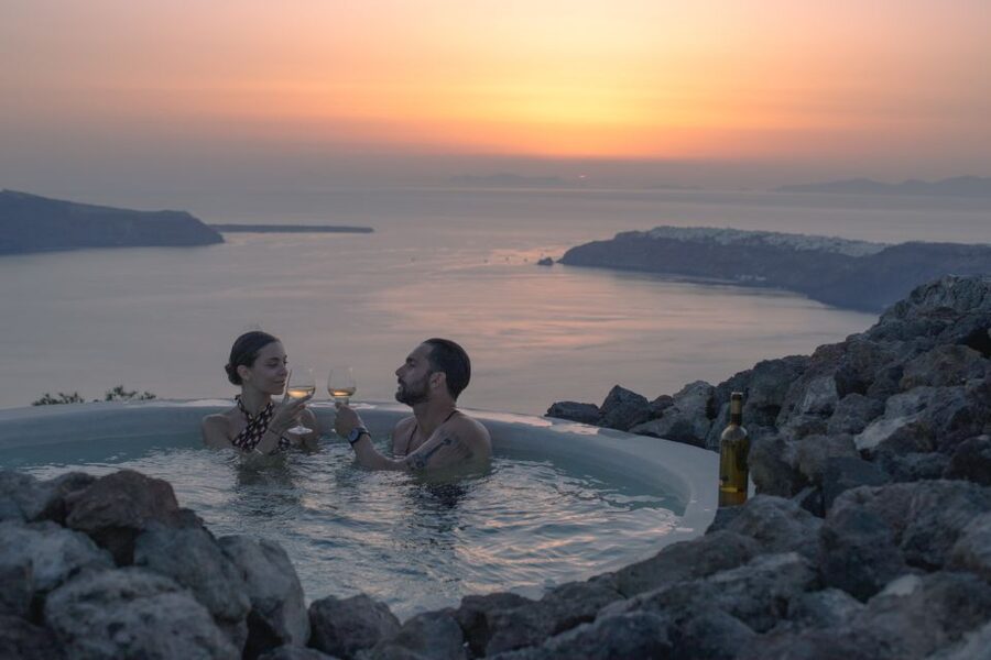 Santorini: Volcanic Hot-Tub Experience with Caldera Views - Who Should Book This Experience?