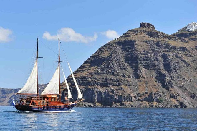 Santorini Volcanic Islands Cruise: Volcano, Hot Springs and Thirassia - Palea Kameni and the sulfur-water swim