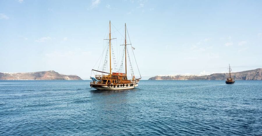 Santorini: Volcanic Islands Cruise with Hot Springs Visit - Adding Oia sunset time