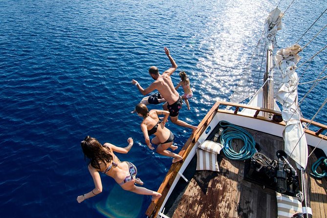 Santorini Volcanic Sunset Cruise - Watching Oia’s sunset from the water