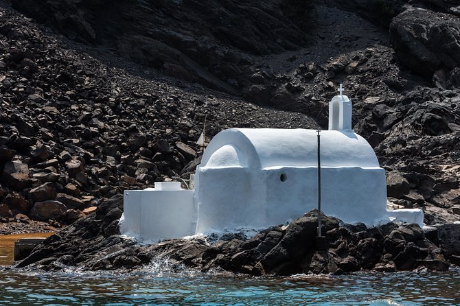 Santorini Volcano and Hot Springs Cruise Tour from Fira Old Port - Getting down to Fira Old Port