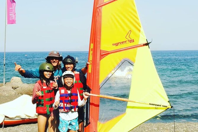 Santorini Windsurfing lessons - Your first look at windsurfing in Santorini