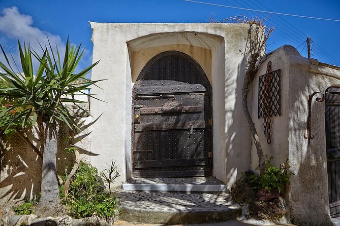 Santorini wine tasting and Traditional Cave Settlement Tour - What a group of six changes